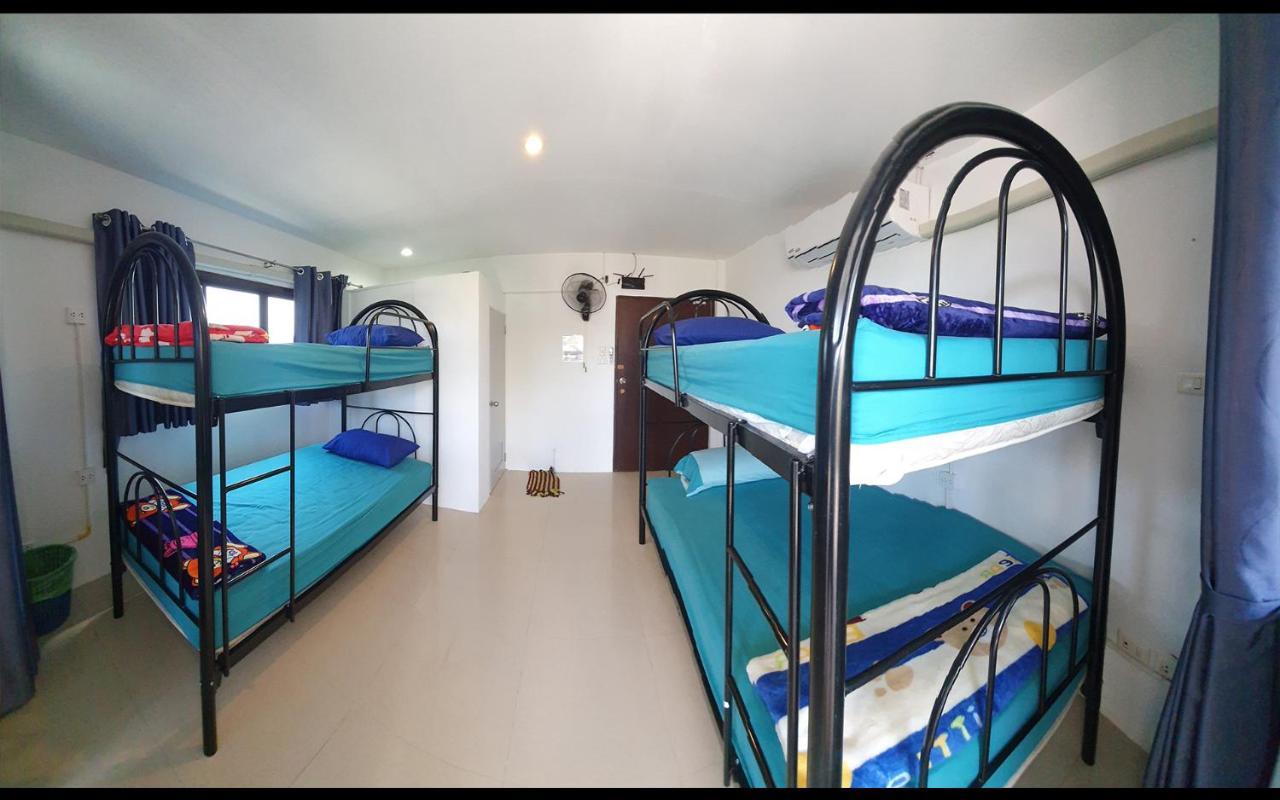 P & T Hostel Банг-Рак Экстерьер фото