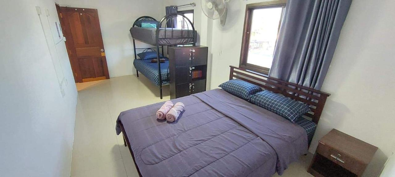 P & T Hostel Банг-Рак Экстерьер фото